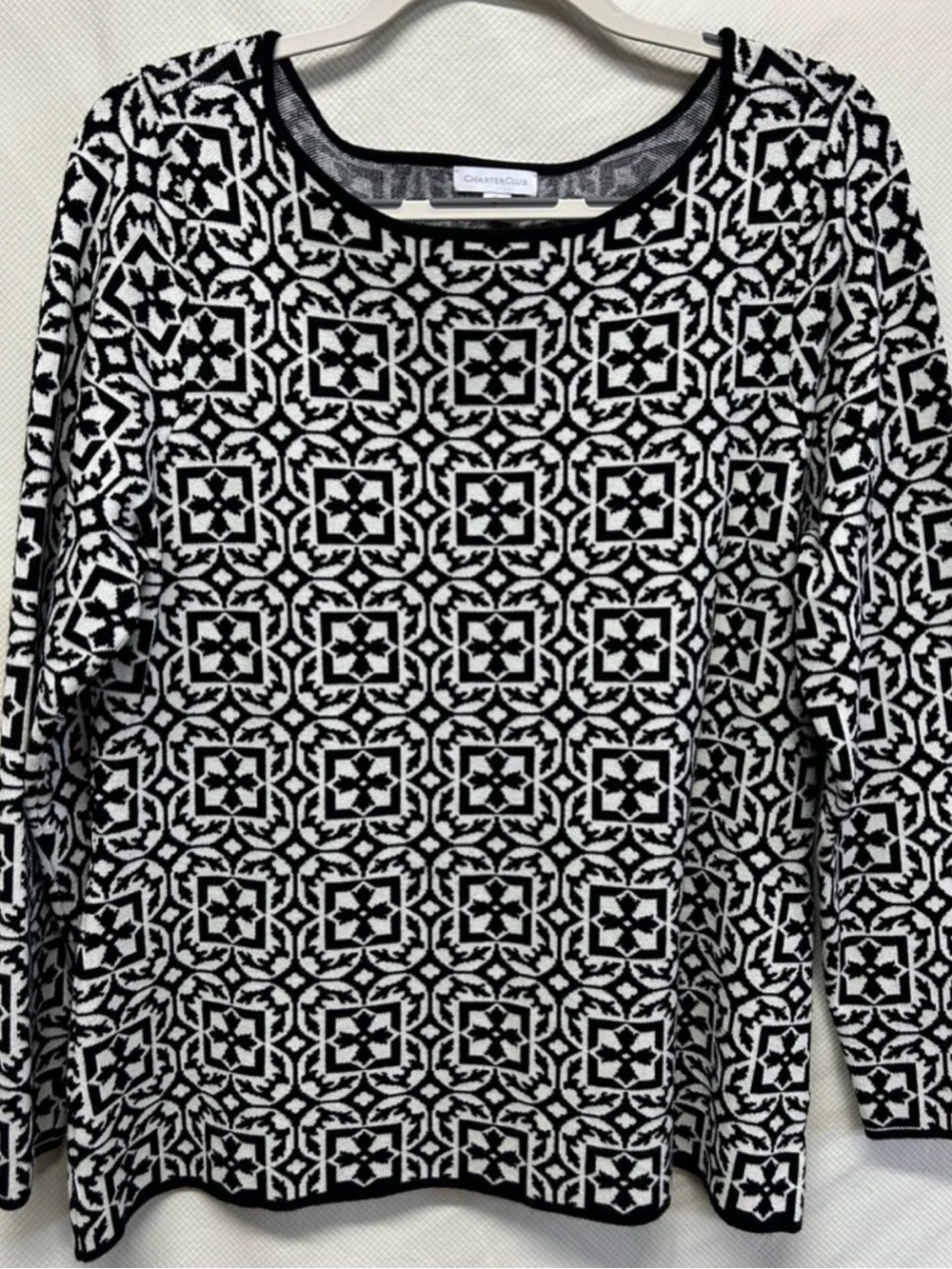 Black and White Geometric Long Sleeve Sweater